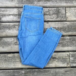 Old Navy Women's Rock Star Super Skinny Distressed Jeans Size 8